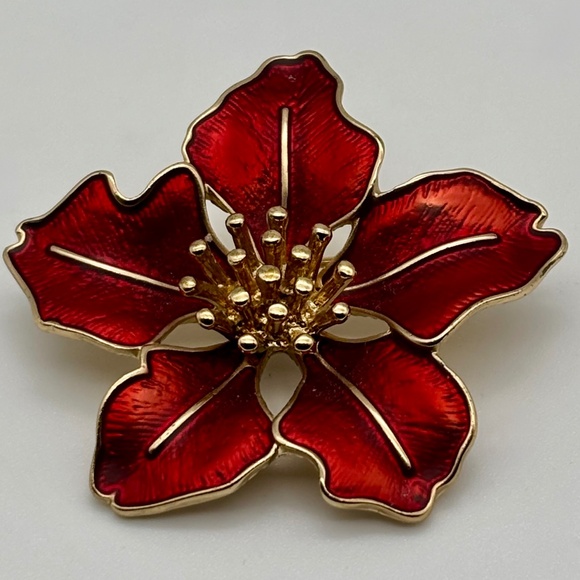 Vintage Poinsettia Brooch Red Enamel and Gold Tone Unmarked, Circa 1990s Festive - Picture 2 of 11